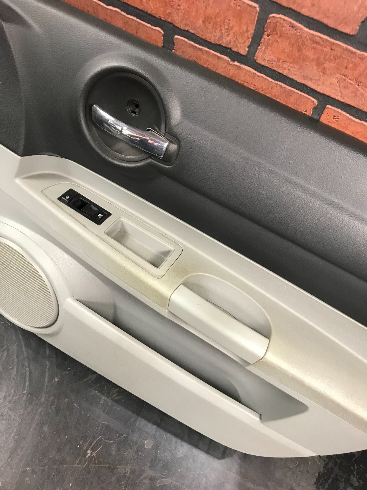 2006-2010 Dodge Charger SRT8 Front Passenger RH Side Interior Door Panel