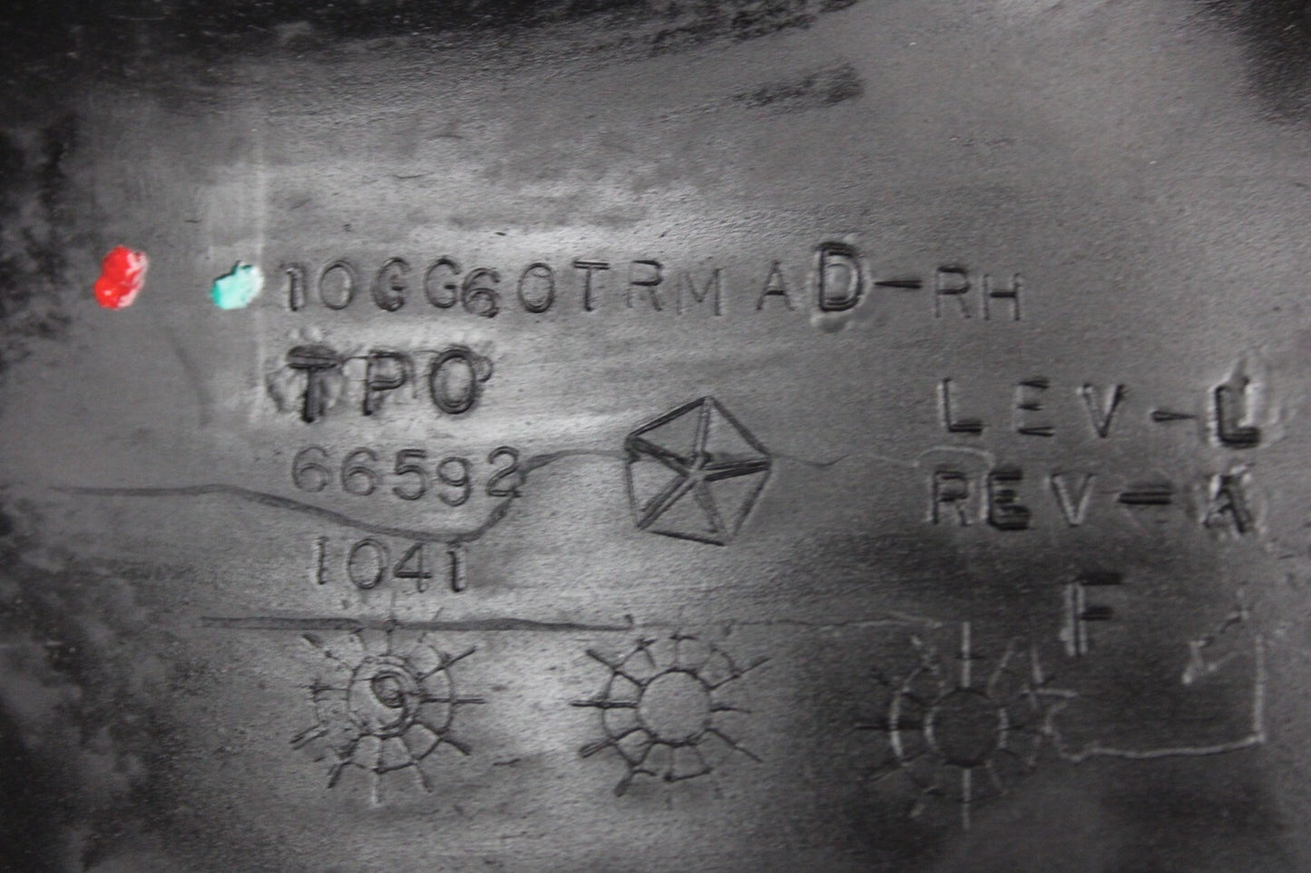 11-13 Jeep Grand Cherokee OEM Rear Passenger RH D Pillar Trim Cover 10GG60TRMAD