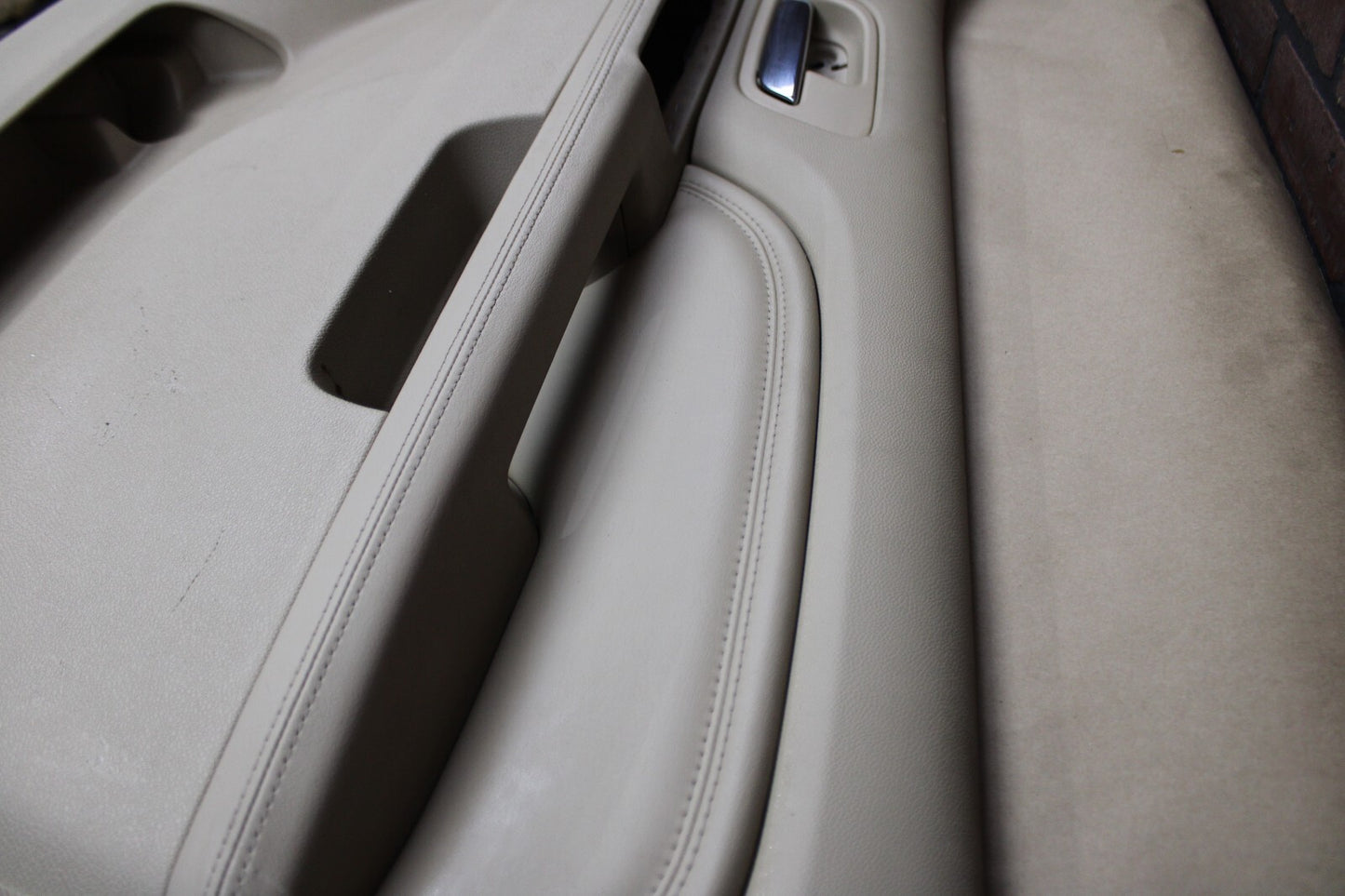 2010-2014 OEM CADILLAC ESCALADE FRONT RIGHT RH INTERIOR DOOR TRIM PANEL CASHMERE