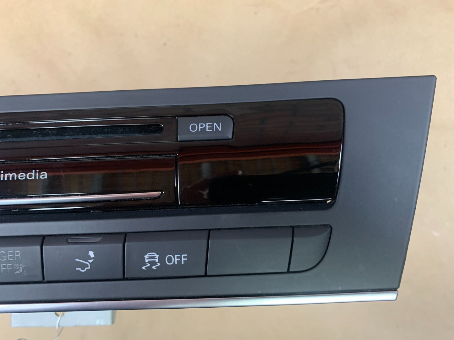 2012-2018 Audi A5/A6/A7 Quattro AM FM CD MP3 Radio Receiver 4G1 608 071 OEM
