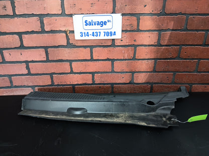 05-10 Jeep Driver LH Side Windshield Defroster Cowl Grille Cover 55156853ag