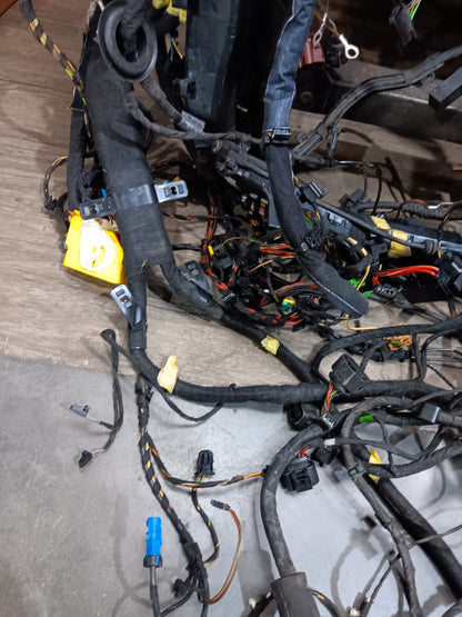 2011-18 Audi A8L 4.0T Interior Main Body Dash Wire Wiring Harness with Fuse Box