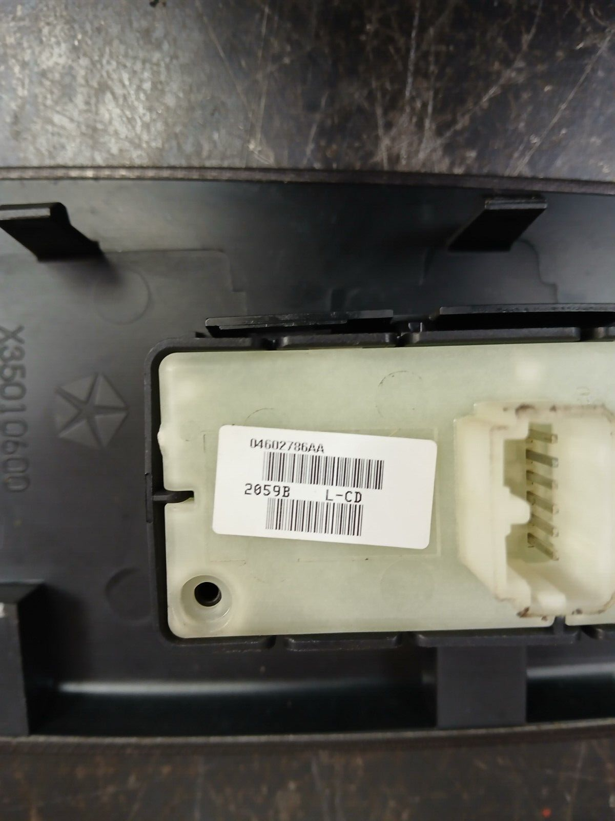 2008-2010 Jeep Grand Cherokee Passenger RH Side Door Window Switch x35010600