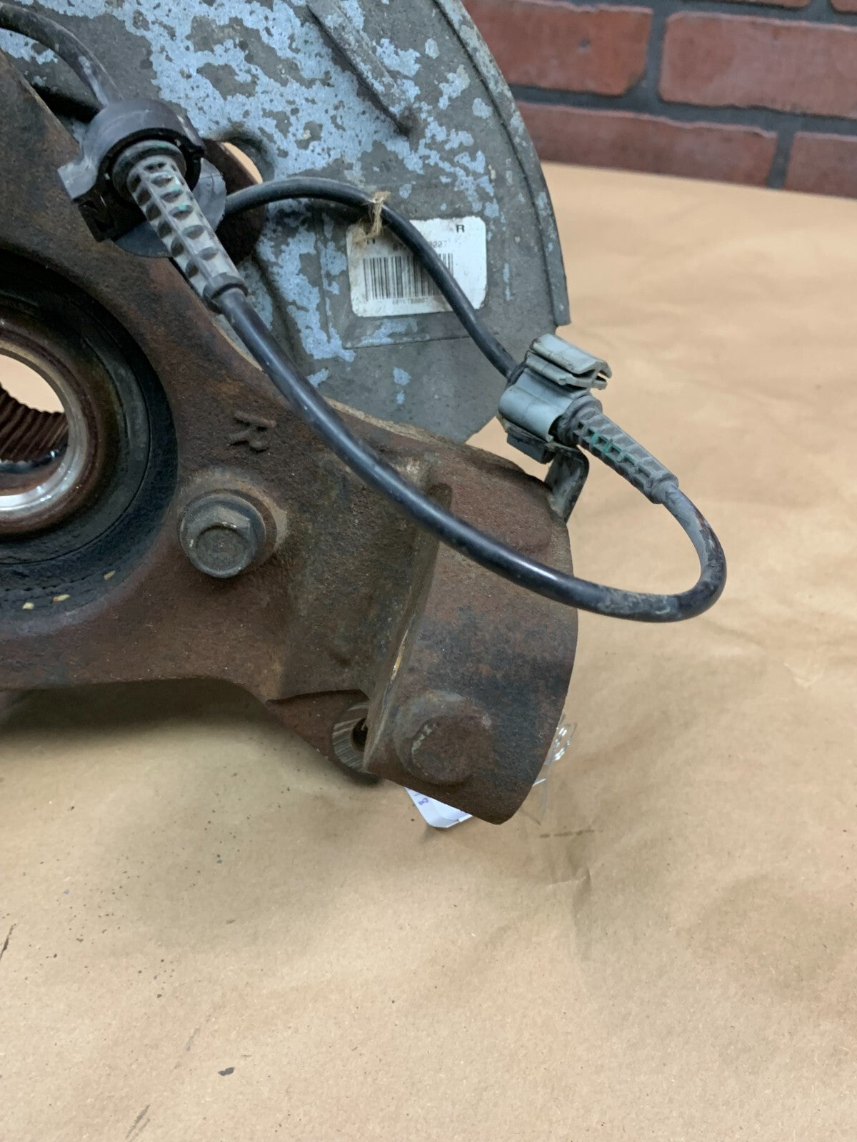 2007-2014 GM Tahoe Suburban 1500 Front Passenger RH Spindle Knuckle Hub Assembly