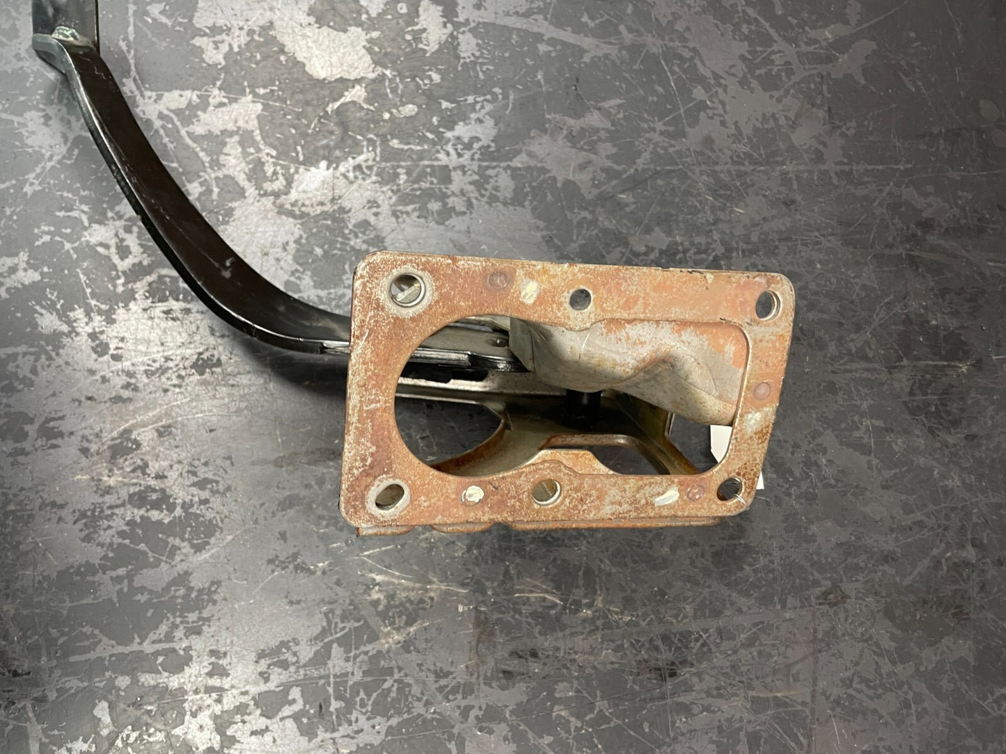 05105522AG BRAKE PEDAL M/T MANUAL DODGE CALIBER MOPAR 2007 2008 2009 2137348