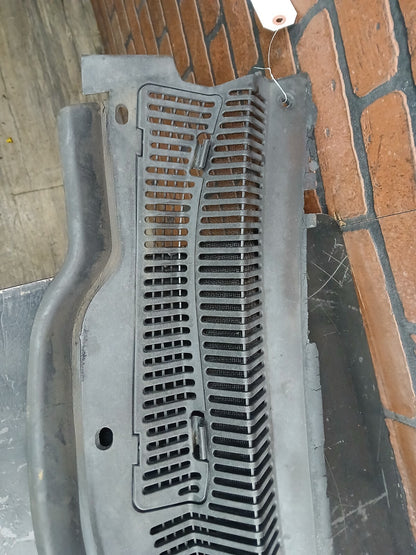 2005-2010 Charger Magnum 300 Exterior Windshield Defroster Cowl Panel 04805834ac