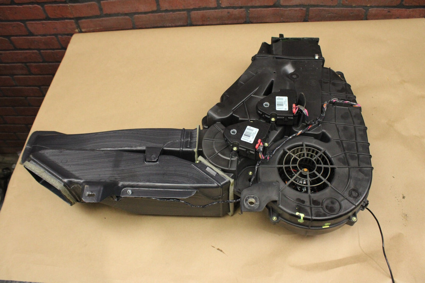 2007-2013 Cadillac Escalade Rear Heater Core Box A/C HVAC Box Assembly Blower