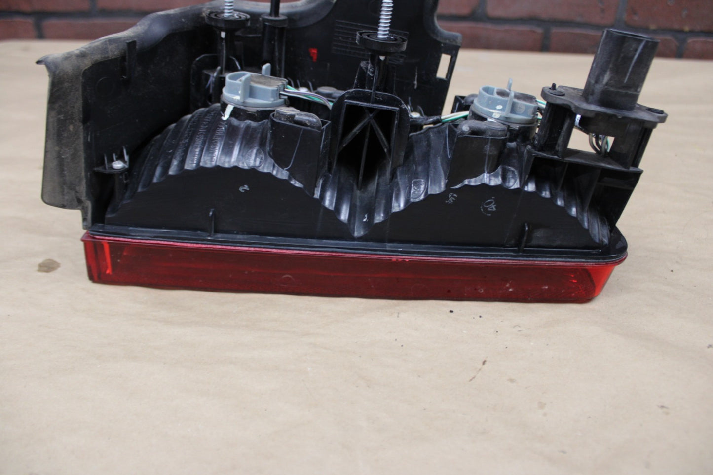 2008-2014 Dodge Challenger SRT8 Driver LH Left Side Tail Light Taillight OEM