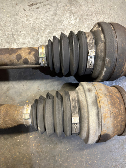 2009-2014 Charger Challenger 300 SRT8 OEM Getrag LSD 226mm Rear Axle Pair