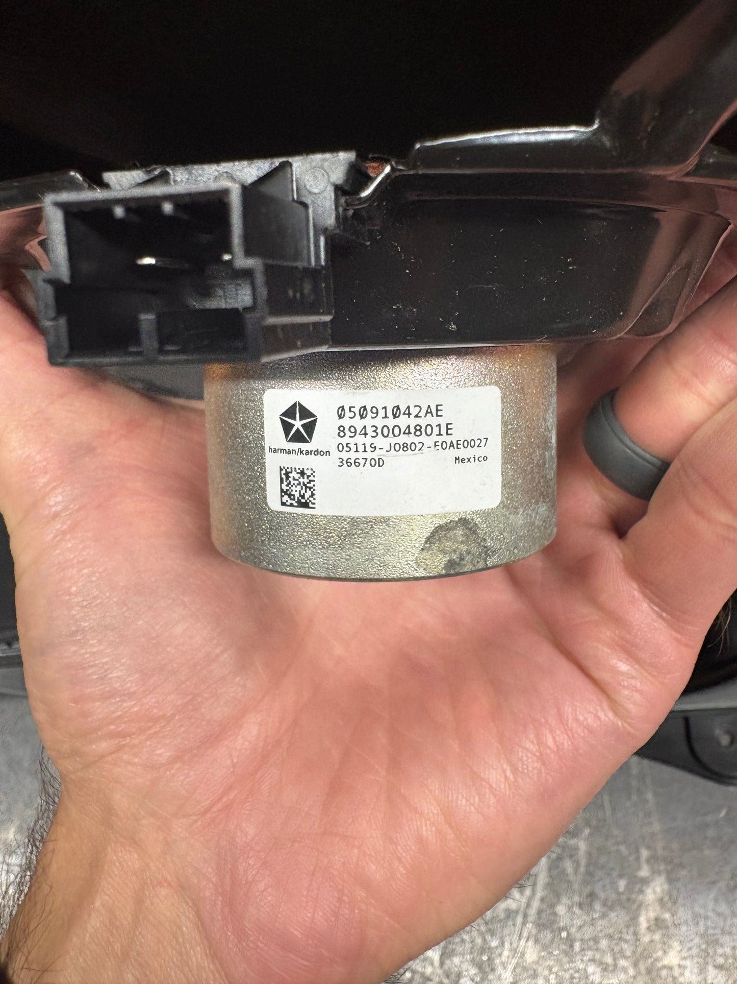 Harman Kardon Speaker Pair with Plugs and Mounting Brackets