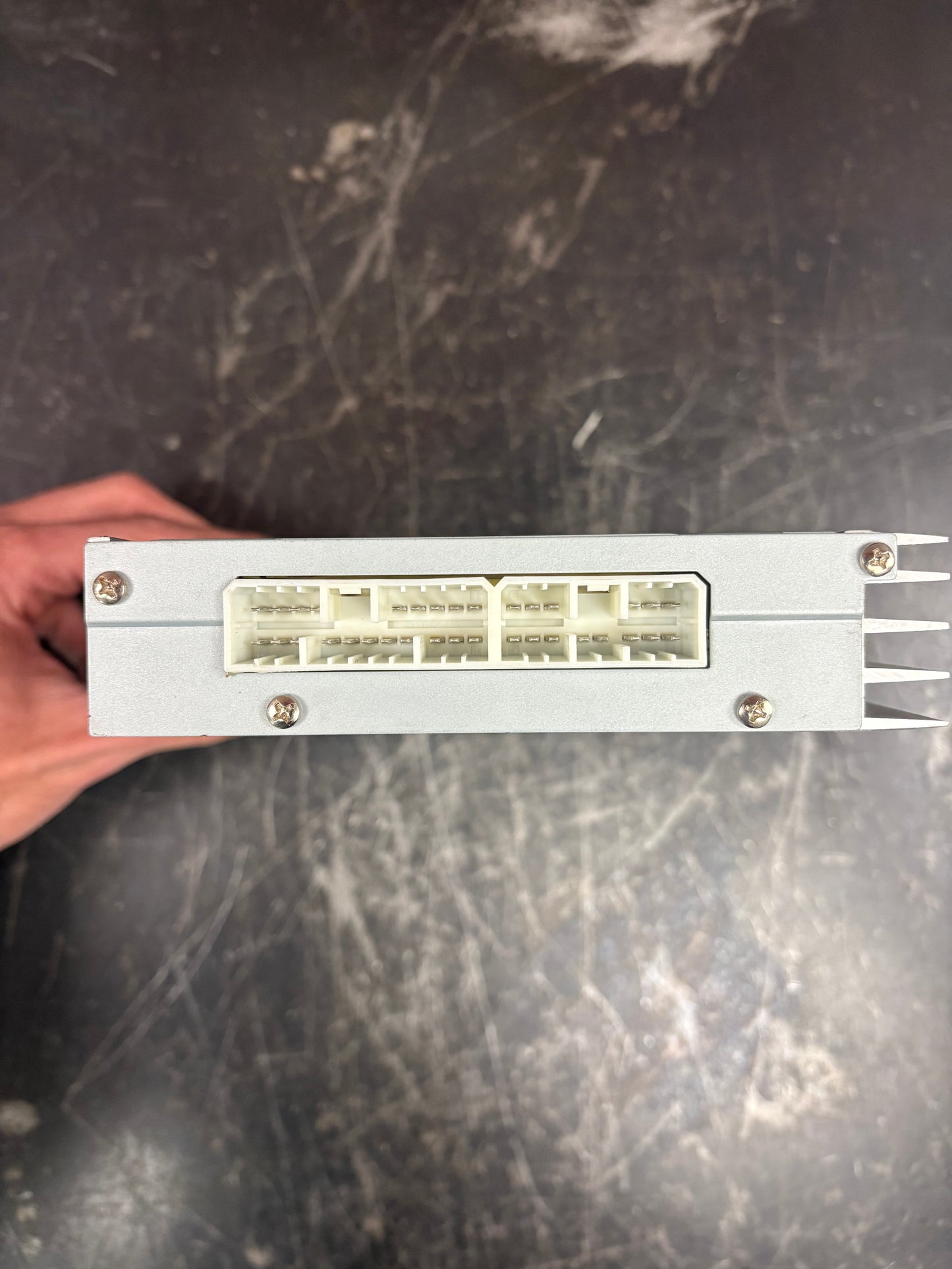 2010 Challenger SRT8 OEM Kicker Amplifier 5035022AE