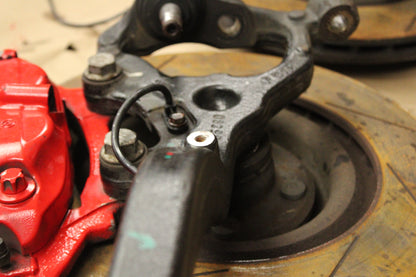 05-10 CHARGER CHALLENGER 300 SRT8 OEM FRONT SPINDLE KNUCKLE BREMBO ROTOR SET