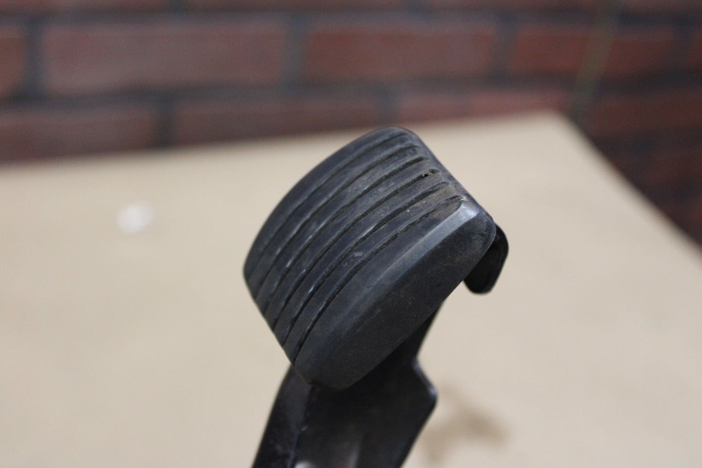 07-23 CHALLENGER CHARGER 300 EMERGENCY E PARKING BRAKE PEDAL 04779596ae