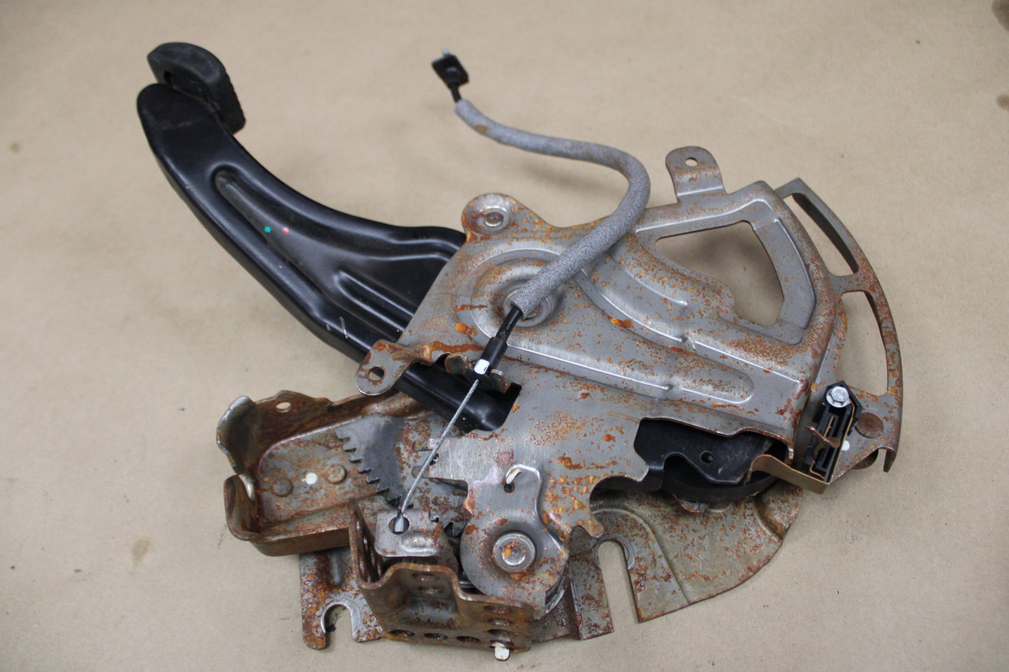 07-23 CHALLENGER CHARGER 300 EMERGENCY E PARKING BRAKE PEDAL 04779596ae