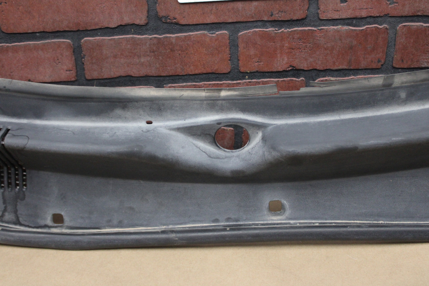 2008-2023 CHALLENGER SRT8 EXTERIOR WINDSHIELD WIPER COWL PANEL 05028757AD OEM