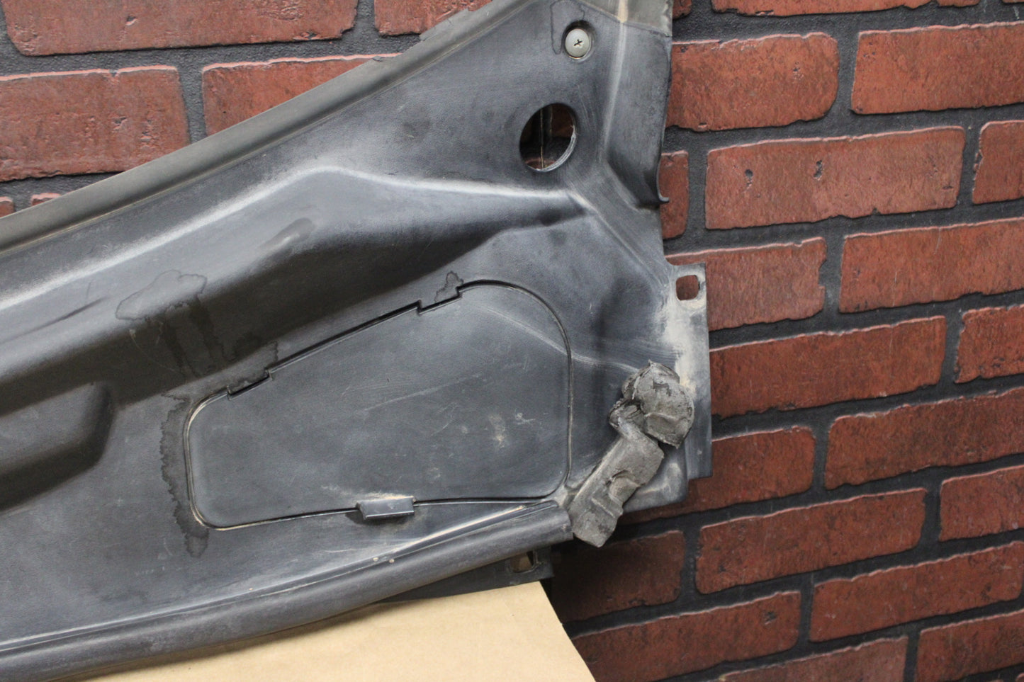 2008-2023 CHALLENGER SRT8 EXTERIOR WINDSHIELD WIPER COWL PANEL 05028757AD OEM