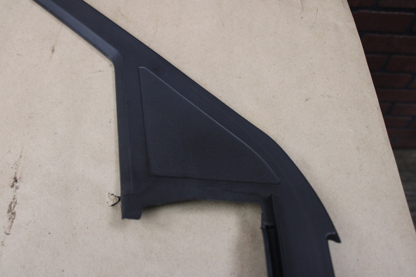 06-10 Dodge Charger Driver Left Interior Door Window Opening Molding Mopar OEM
