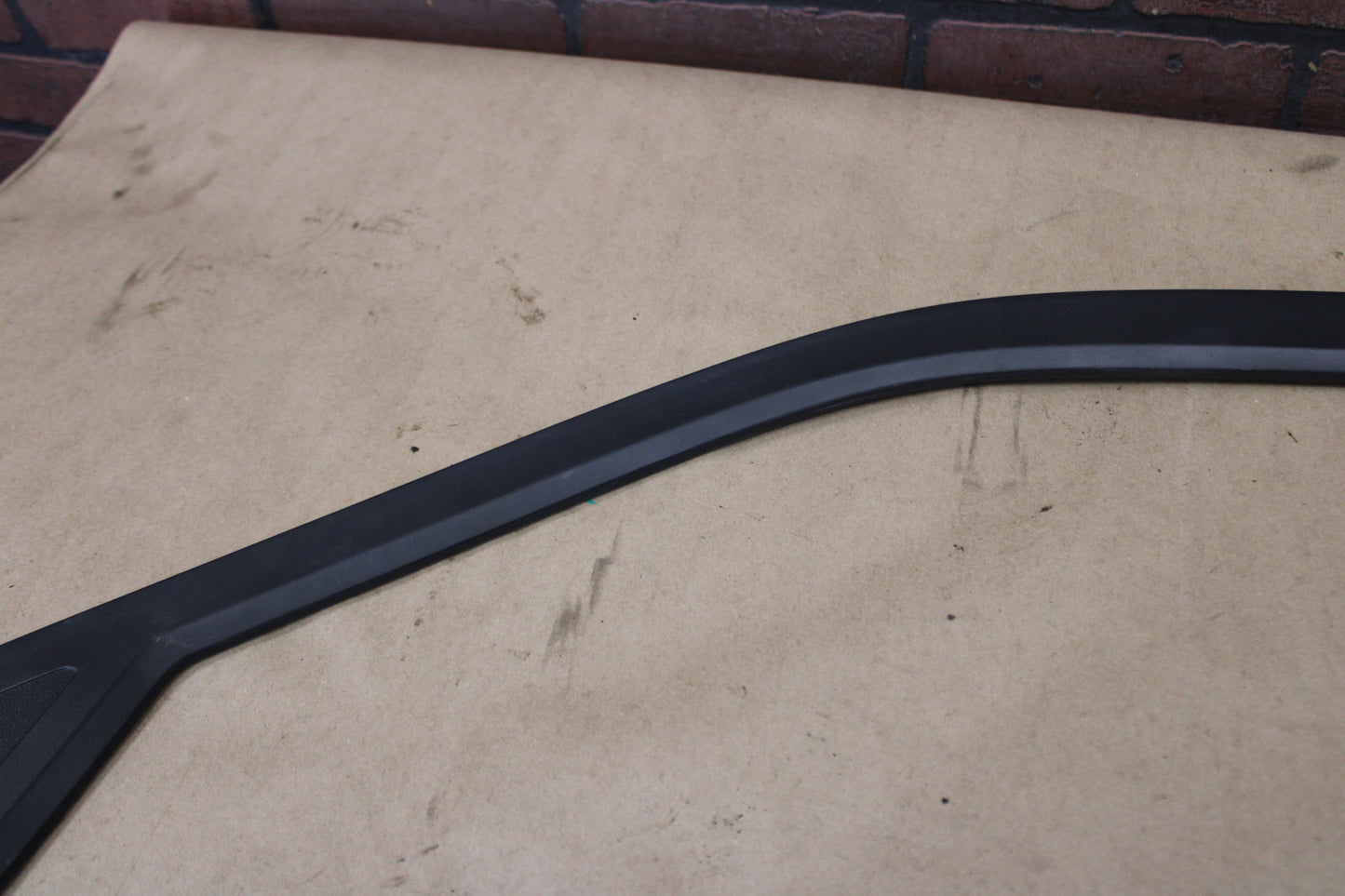 06-10 Dodge Charger Passenger Right Interior Door Window Opening Molding Mopar