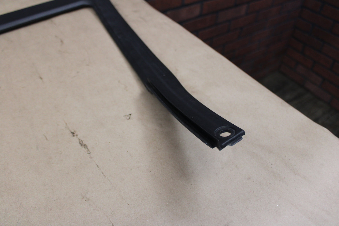 06-10 Dodge Charger Passenger Right Interior Door Window Opening Molding Mopar