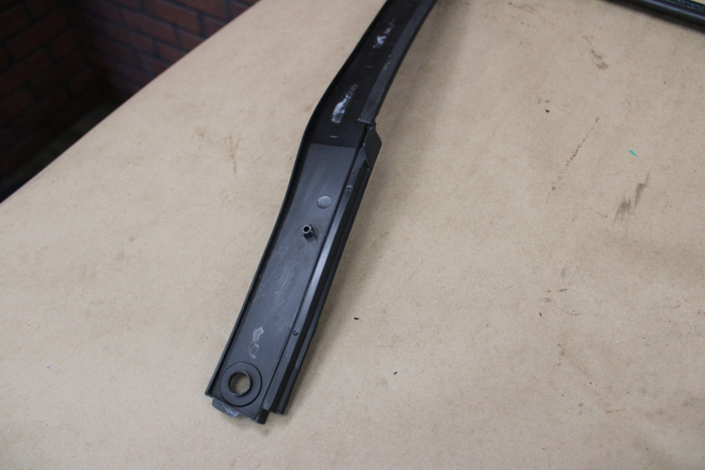 06-10 Dodge Charger Passenger Right Interior Door Window Opening Molding Mopar