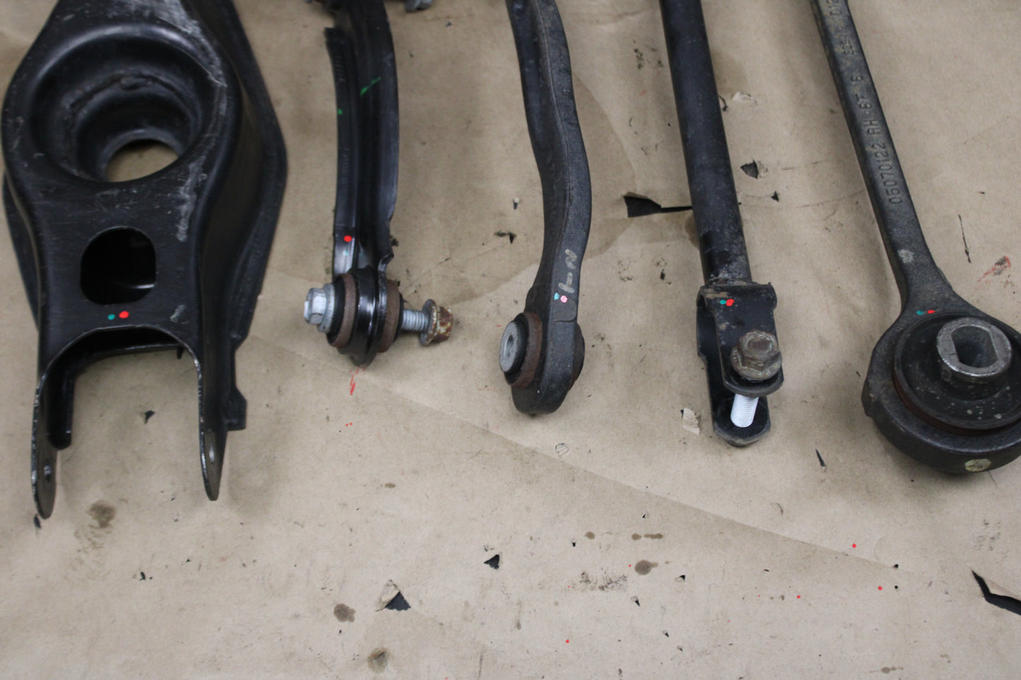05-10 Challenger Charger 300 Rear Passenger RH Side Suspension Control Arm Set