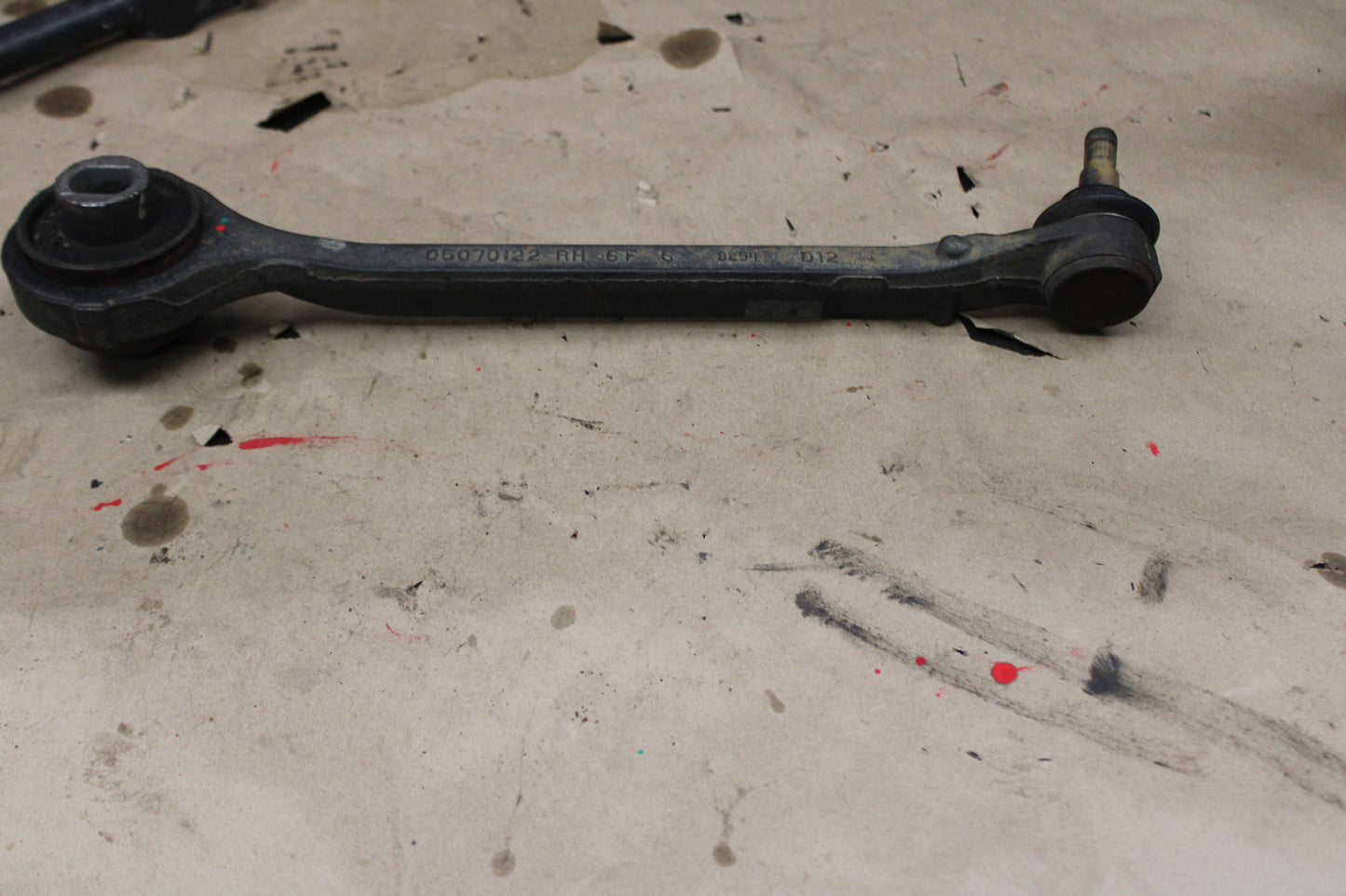 05-10 Challenger Charger 300 Rear Passenger RH Side Suspension Control Arm Set
