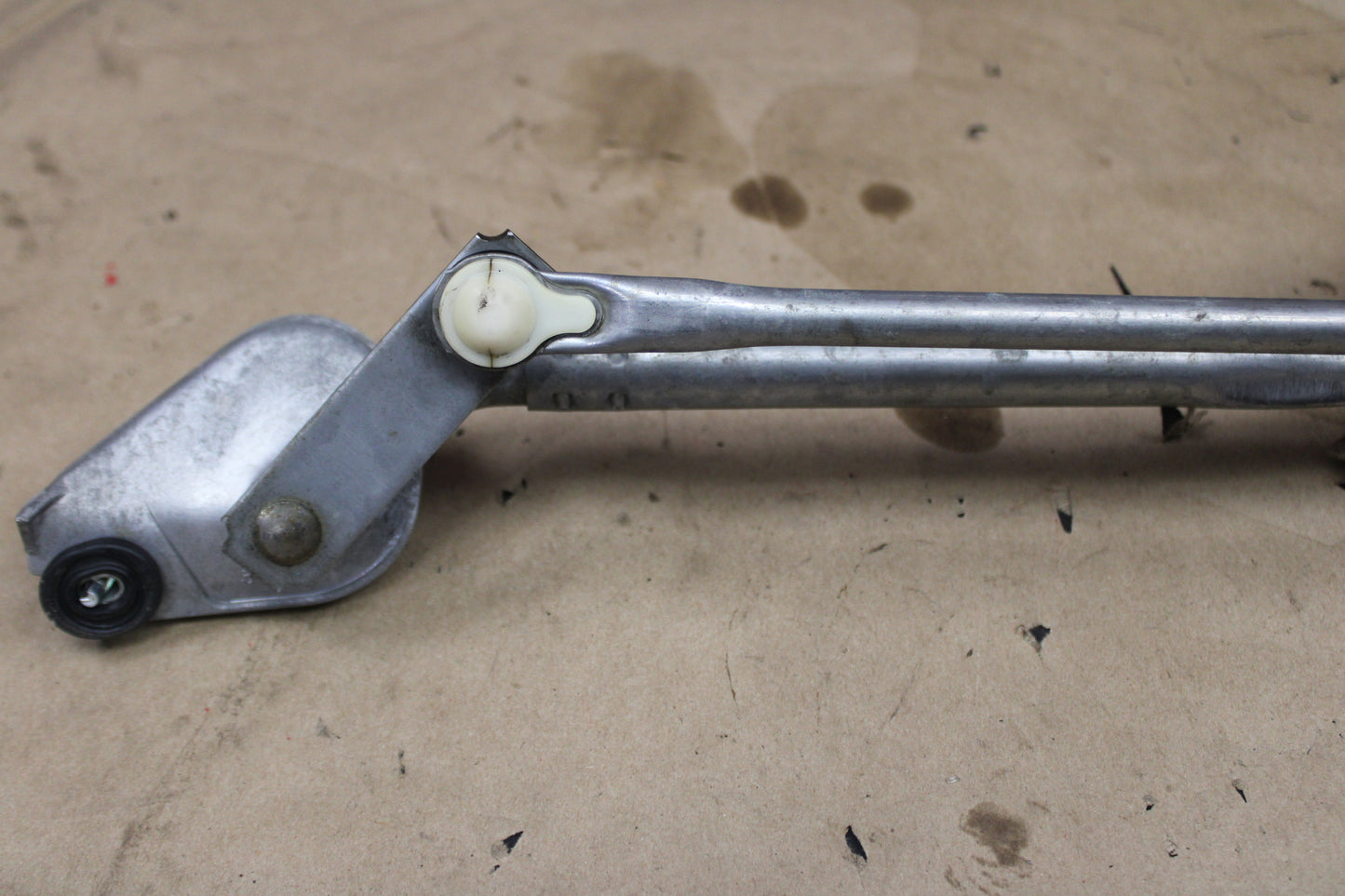 2008 - 2023 DODGE CHALLENGER FRONT WINDSHIELD WIPER LINKAGE W/ MOTOR OEM