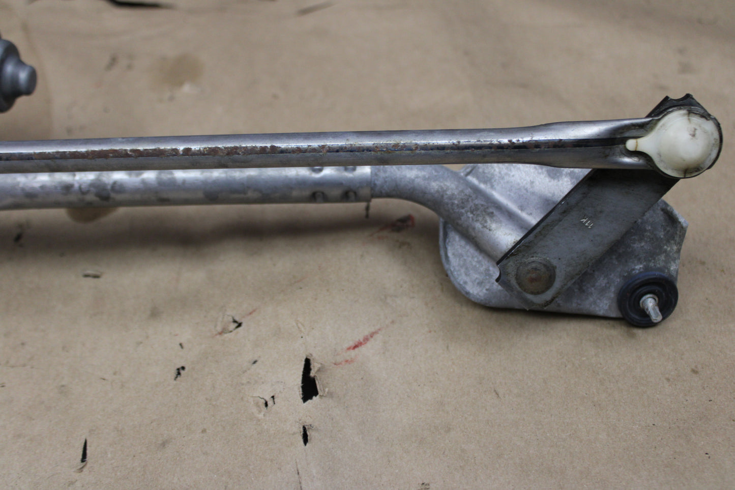 2008 - 2023 DODGE CHALLENGER FRONT WINDSHIELD WIPER LINKAGE W/ MOTOR OEM