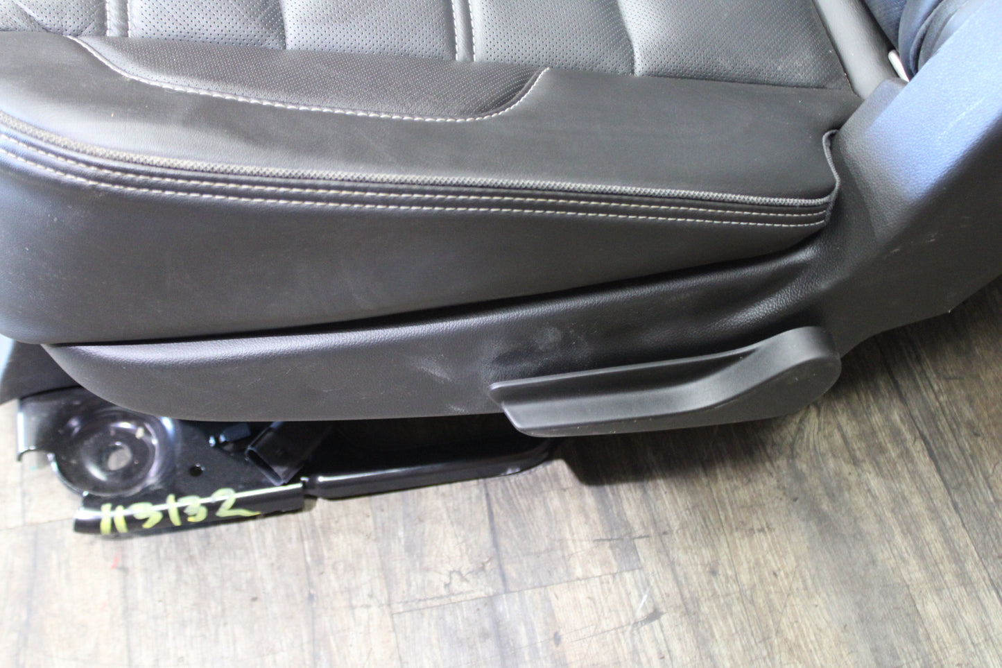 15-20 GMC Yukon Denali Tahoe Escalade 2nd Row Leather Heated Bucket Seats