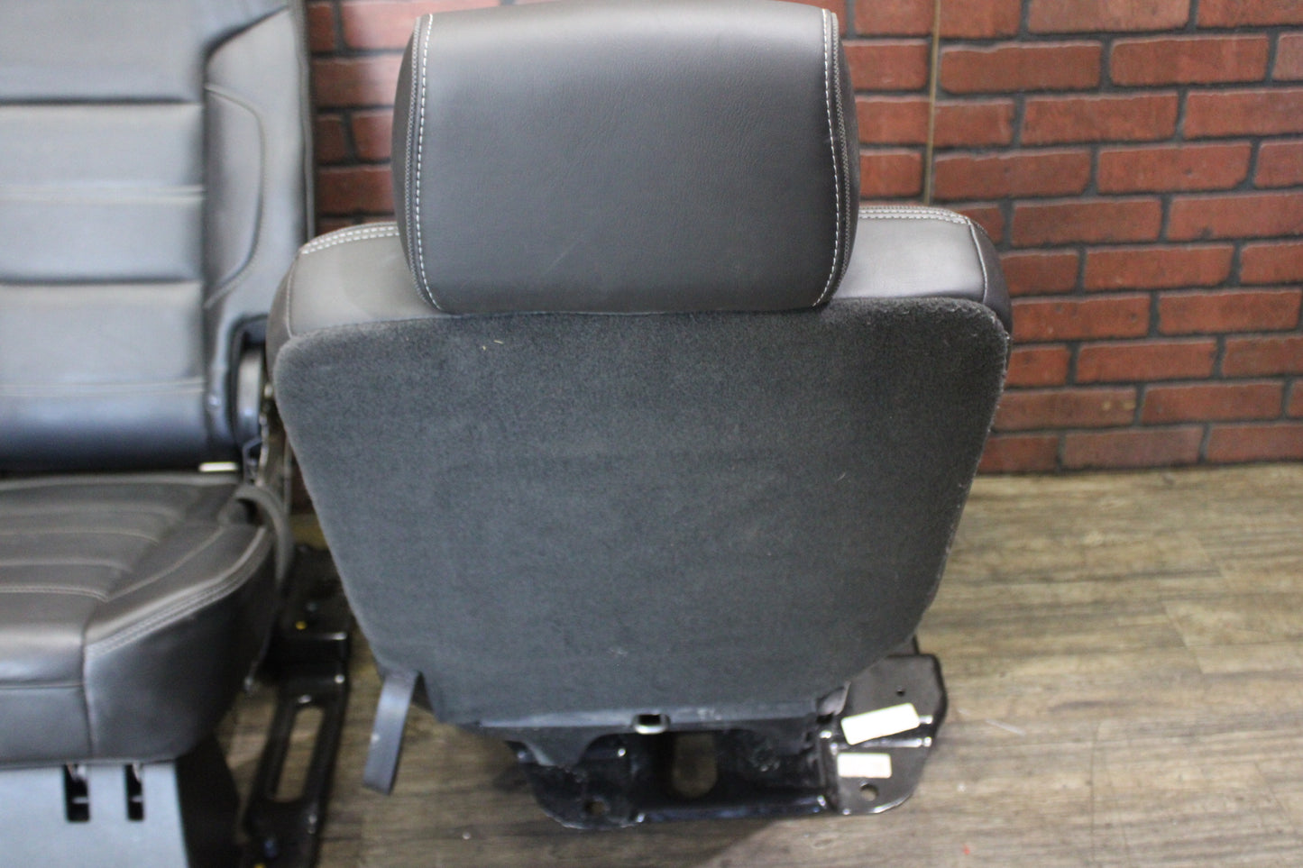 15-20 GMC Yukon Denali Tahoe Escalade 2nd Row Leather Heated Bucket Seats