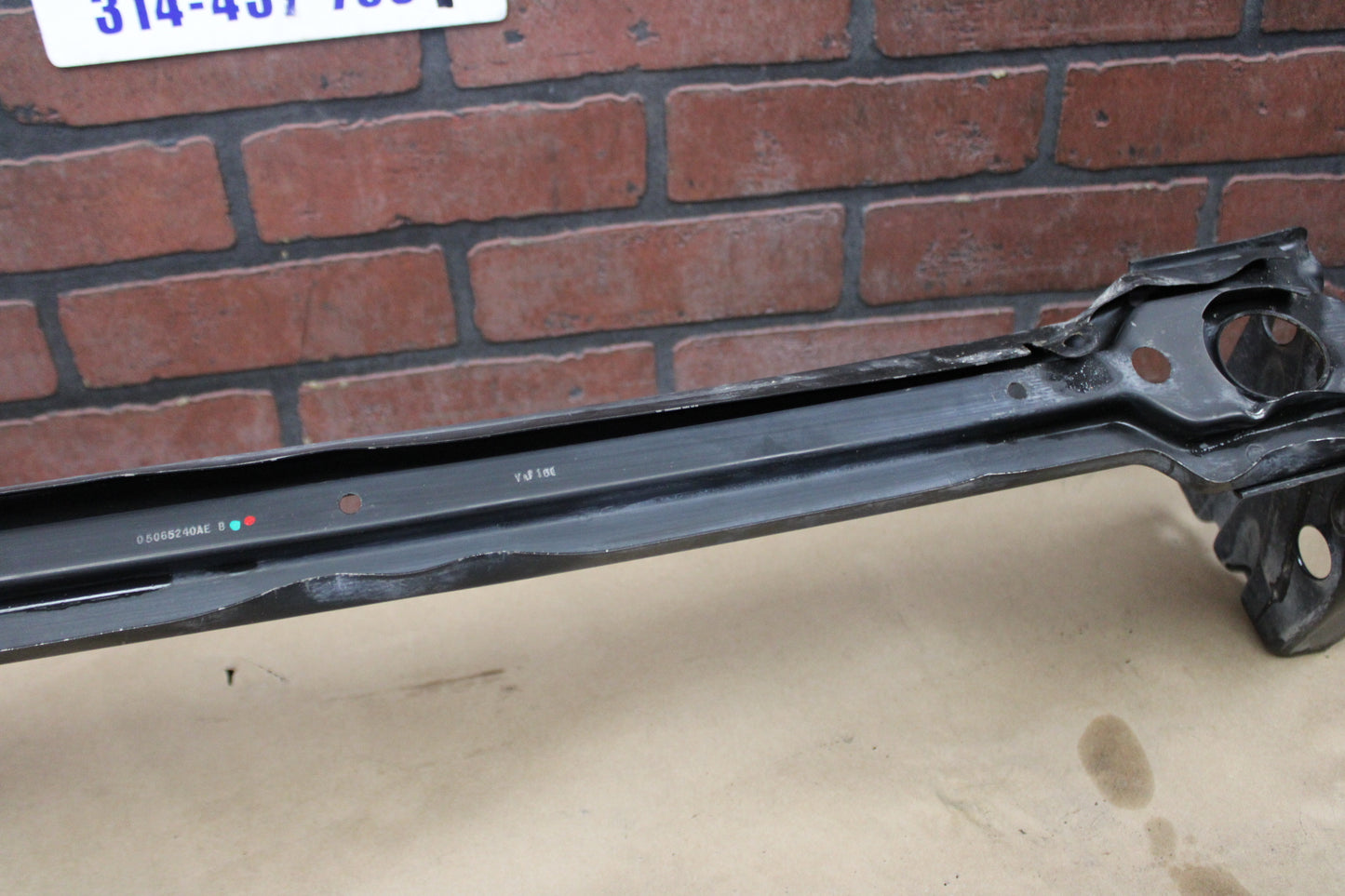 05-23 CHARGER CHALLENGER 300 OEM RADIATOR CROSSMEMBER SUPPORT