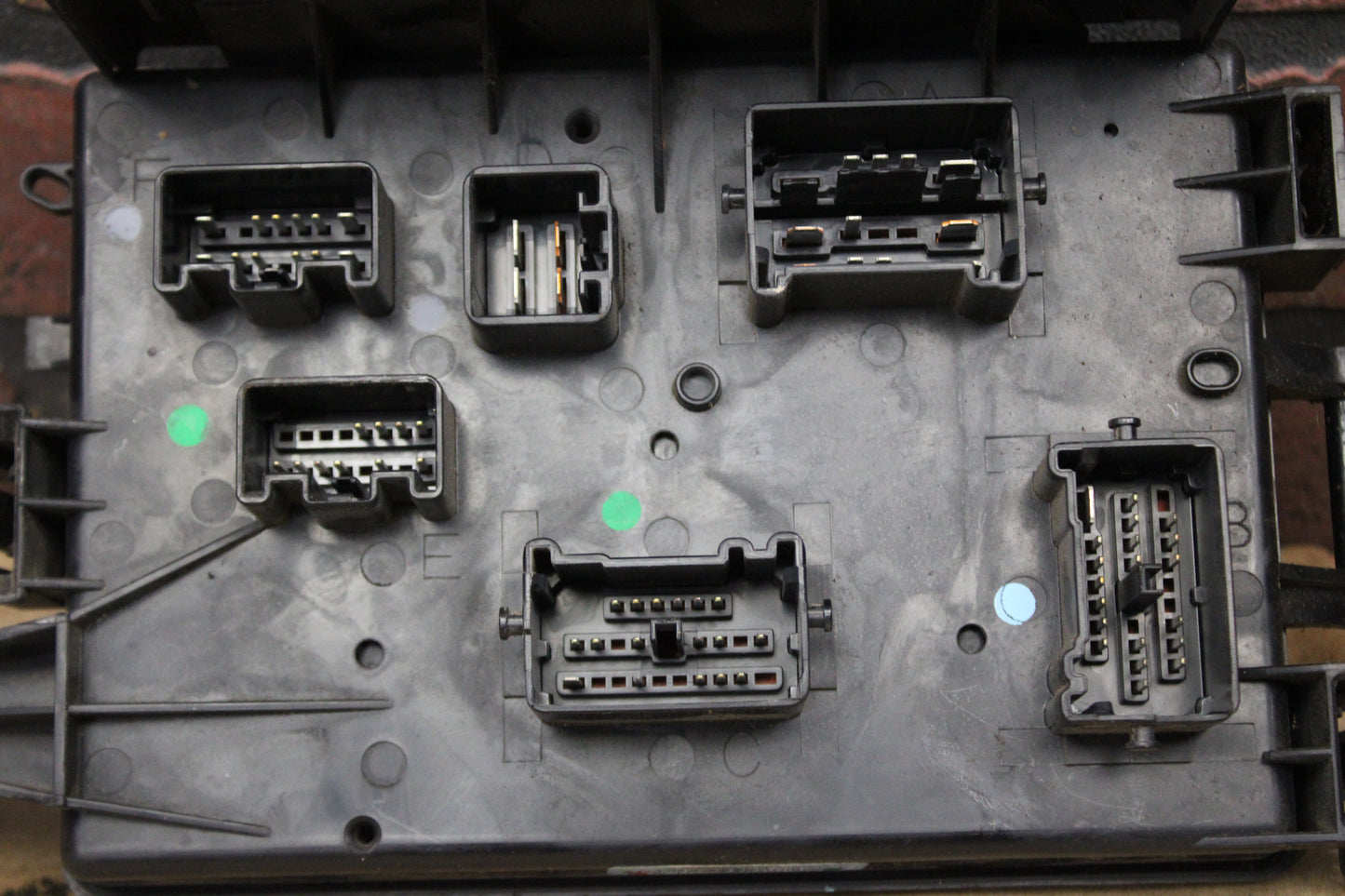 08-09 CHALLENGER CHARGER 300 ENGINE FUSE RELAY BOX GENUINE OEM 04692270AH