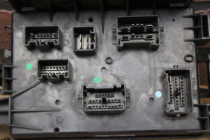 08-09 CHALLENGER CHARGER 300 ENGINE FUSE RELAY BOX GENUINE OEM 04692270AH