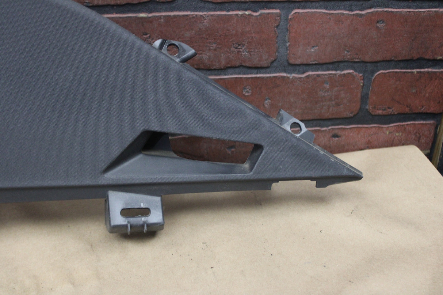 08-14 DODGE CHALLENGER OEM RH C PILLAR QUARTER TRIM PANEL 1FQ58XDVAF