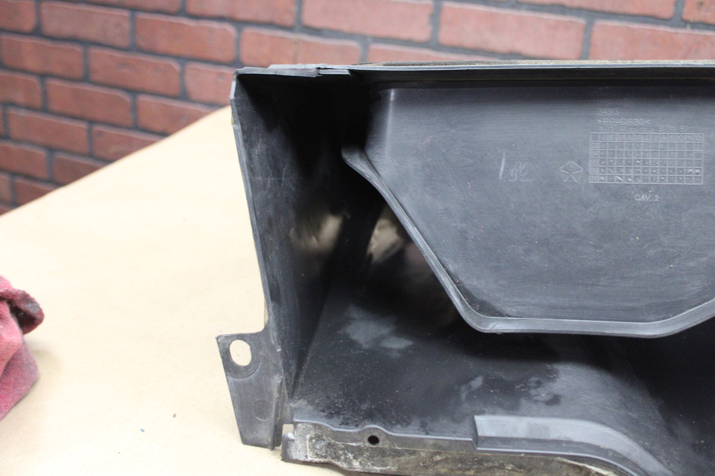 2005-2010 Charger 300 Magnum Cabin Air Filter Housing Inlet Slot 04806294AC OEM