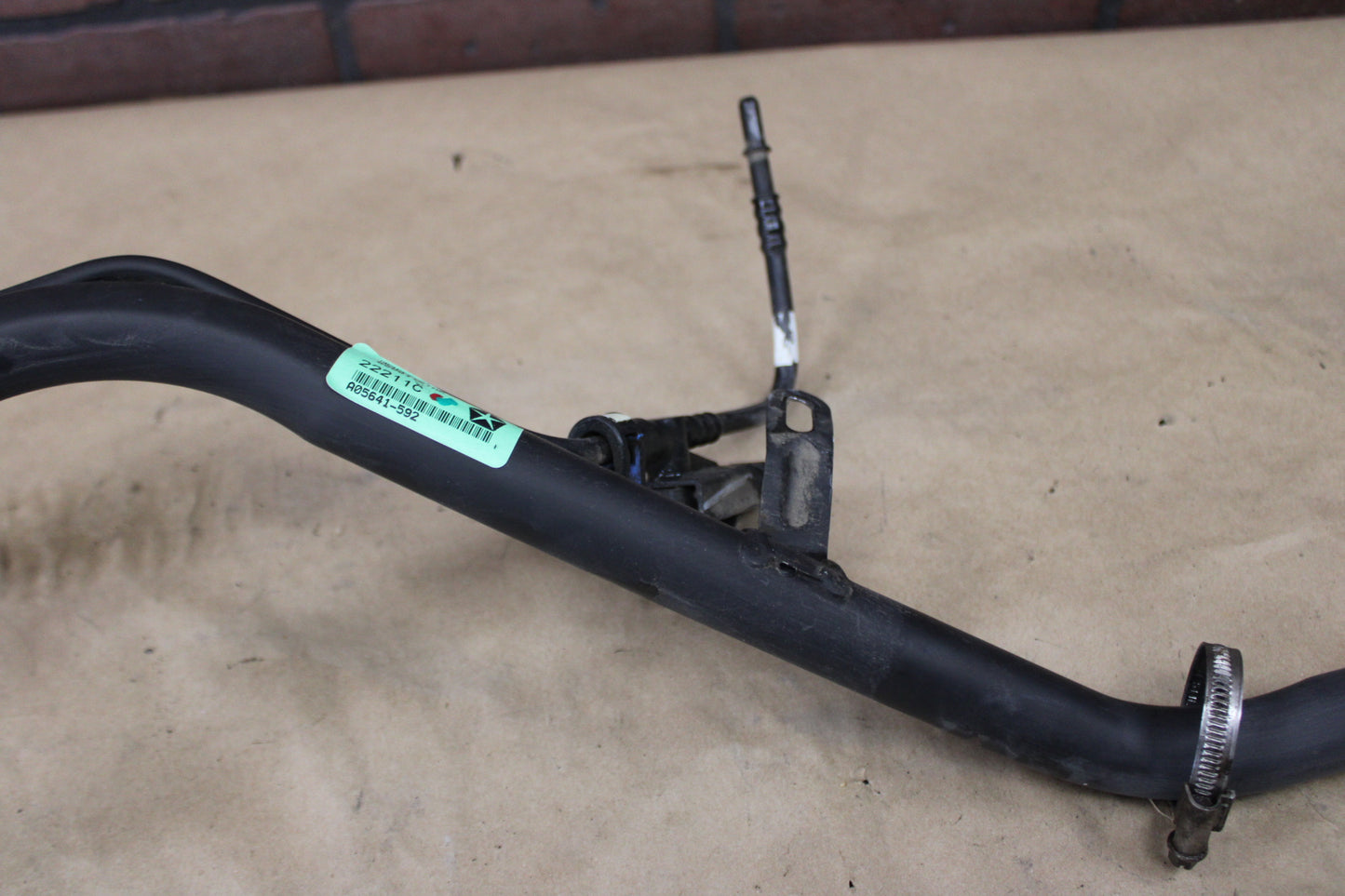11-23 CHALLENGER SRT OEM FUEL GASOLINE TANK FILLER NECK TUBE 68061727AE