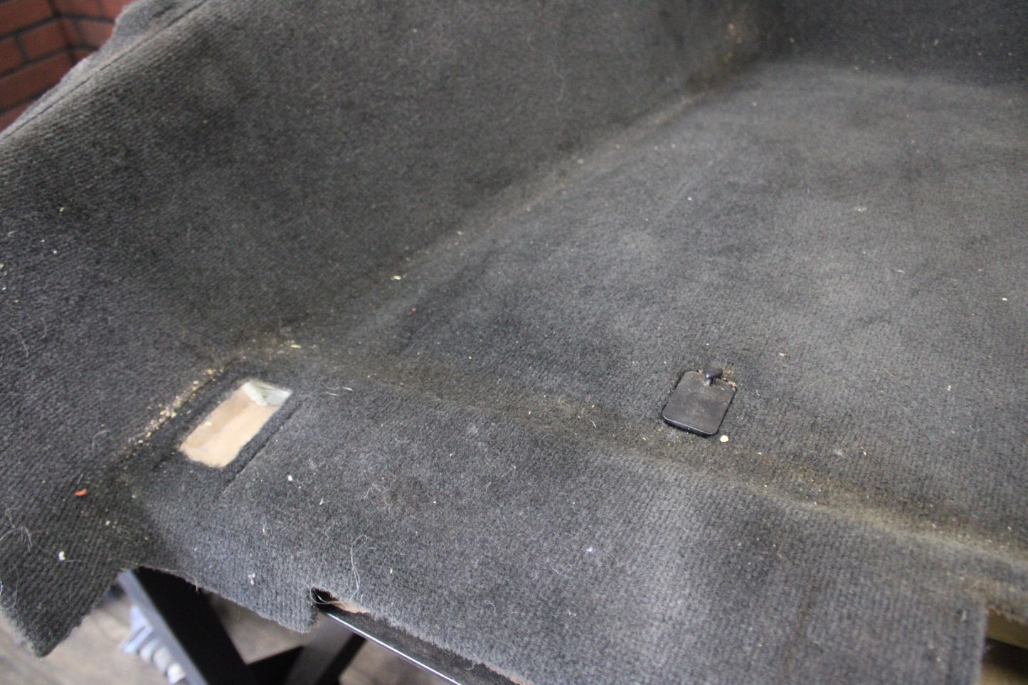 11-23 CHALLENGER SRT8 OEM FRONT PASSENGER RH FLOOR CARPET LINER