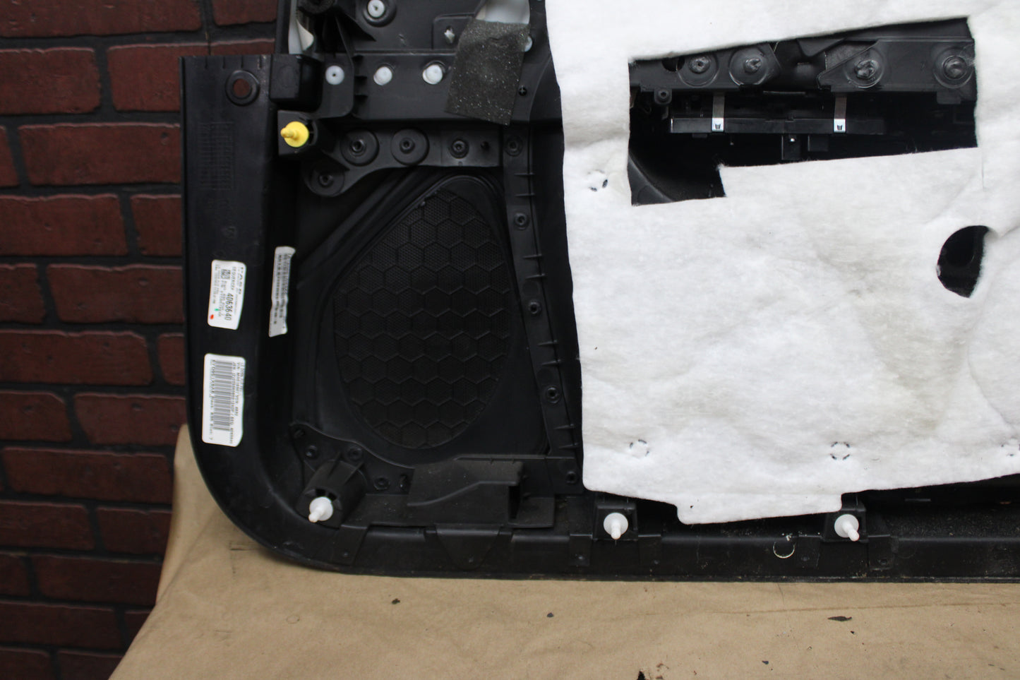 20-23 DODGE CHARGER FRONT DRIVER LH SIDE DOOR PANEL OEM LEATHER 6YD951X9AB