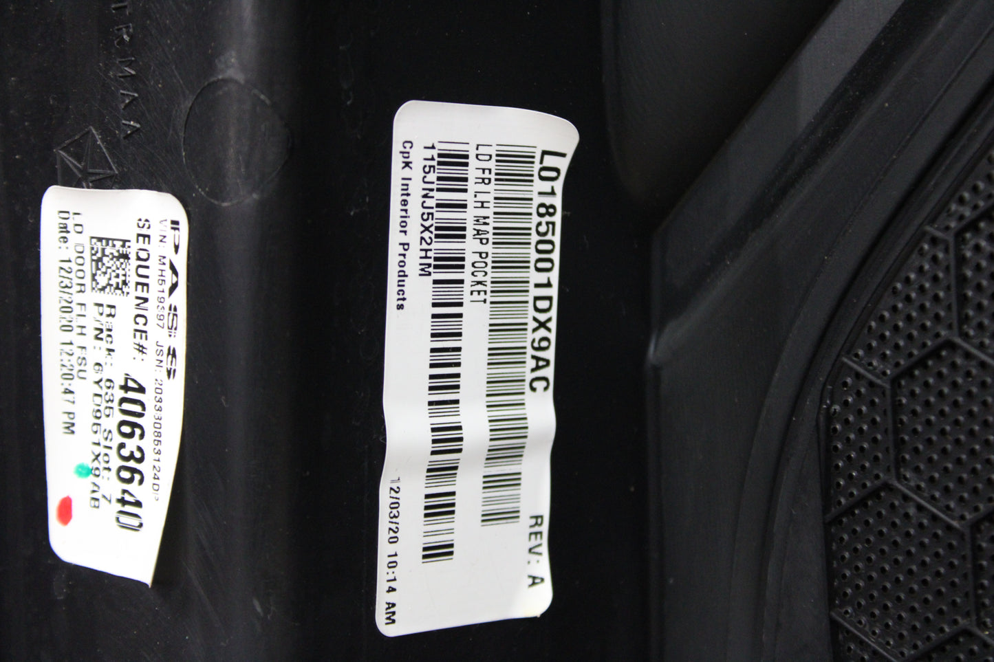 20-23 DODGE CHARGER FRONT DRIVER LH SIDE DOOR PANEL OEM LEATHER 6YD951X9AB