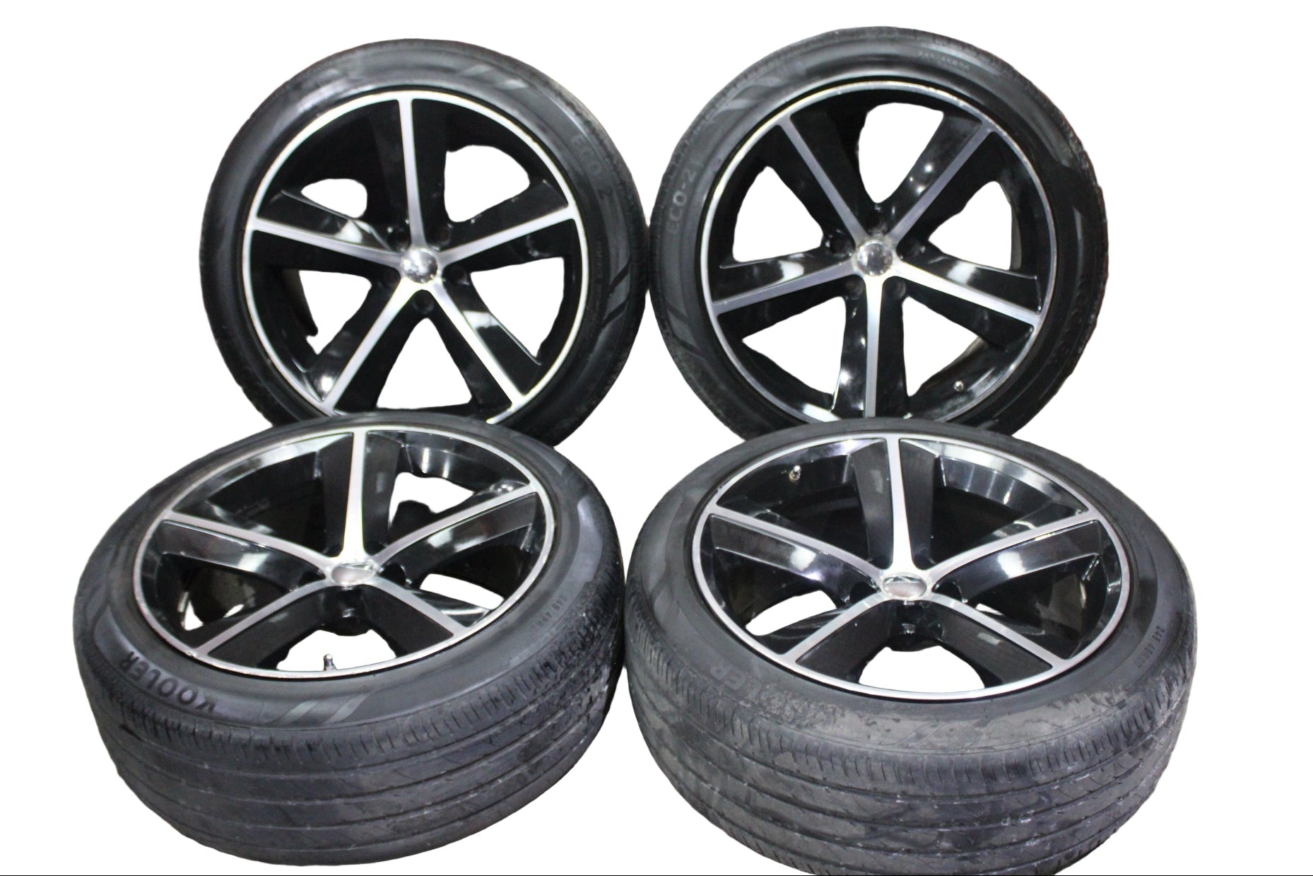 2012 Dodge Challenger SRT8 Aftermarket 20x9 20” Full Wheel Rim Set With Tires