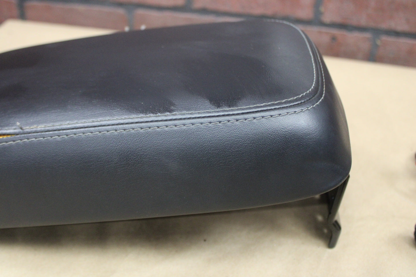 15 - 23 DODGE CHARGER CENTER CONSOLE LID LEATHER ARMREST WIRING USB PORT KIT OEM