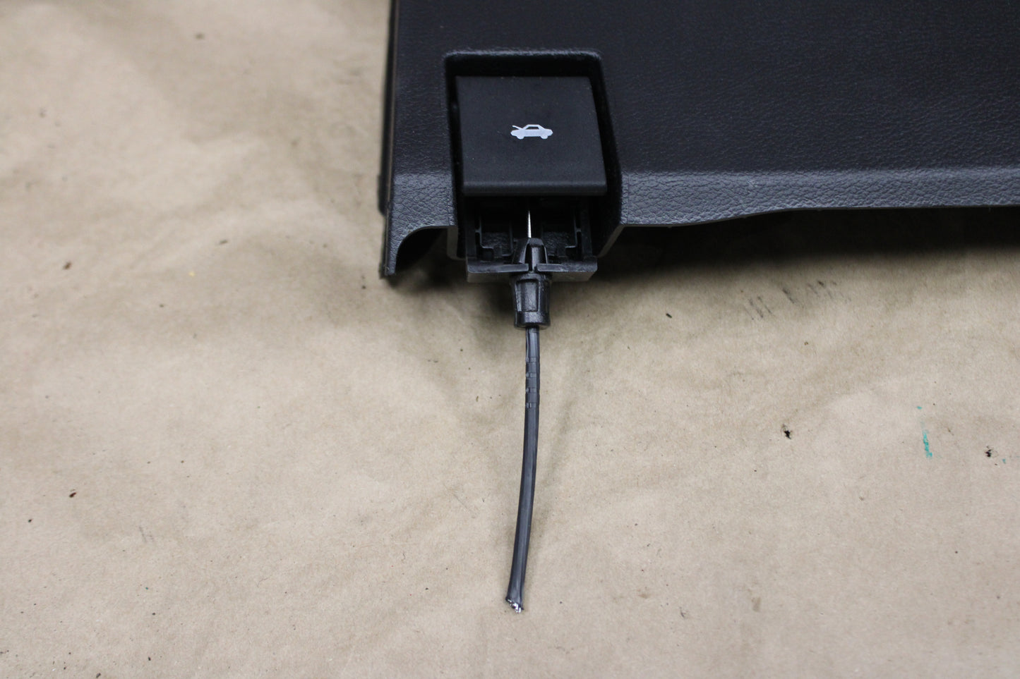 11-23 DODGE CHARGER LOWER STEERING COLUMN KNEE TRIM COVER PANEL OEM 1JN63DX9AF