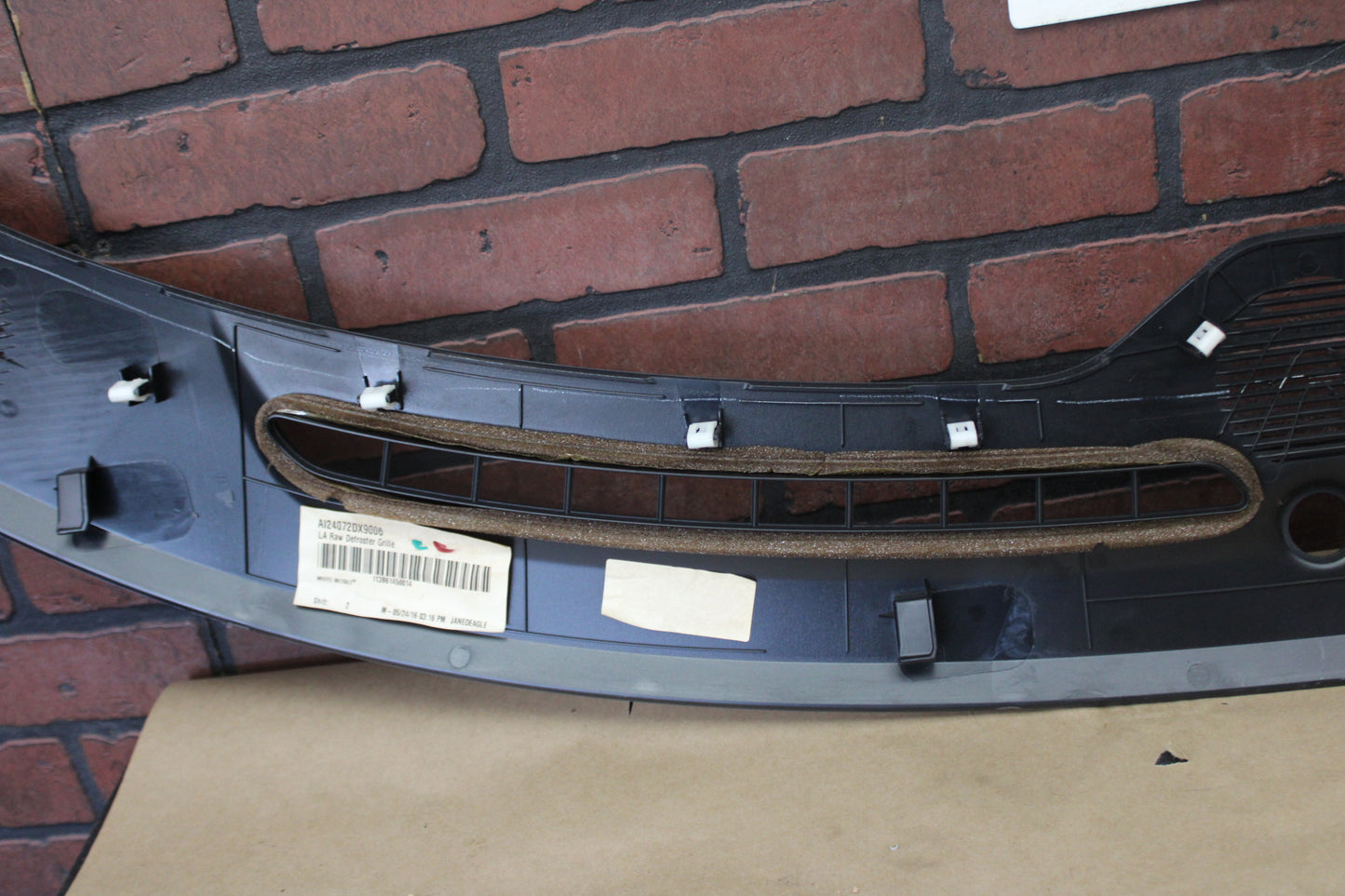 15-23 DODGE CHALLENGER DASH DEFROSTER GRILLE PANEL OEM 5LA14DX9AD