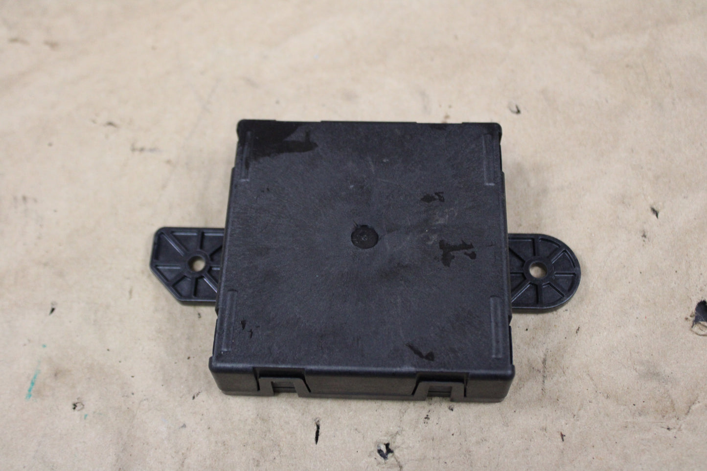 2020 - 2021 DODGE CHARGER FRONT RIGHT SIDE DOOR CONTROL MODULE OEM 68424450AC