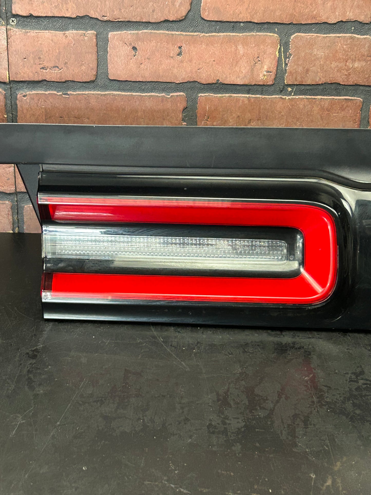 2015-2023 Dodge Challenger Center Tail light Backup Lamp 68195784AE *TESTED OEM
