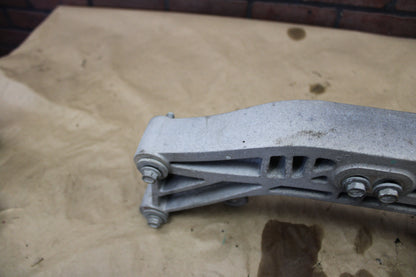 2015-2023 CHALLENGER CHARGER 300 AUTO TRANSMISSION CROSSMEMBER BRACKET OEM