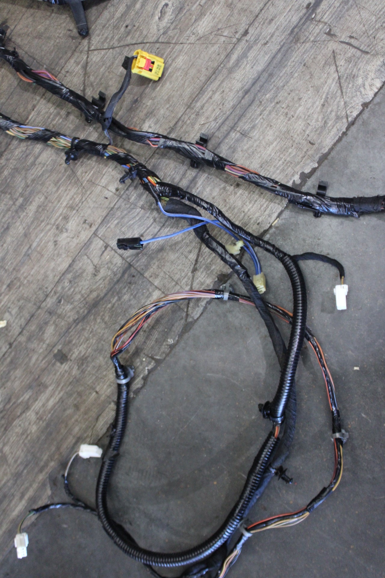 2016 Dodge Challenger R/T Scat Pack 6.4L Body Wiring Harness Fuse Box 68281178AC