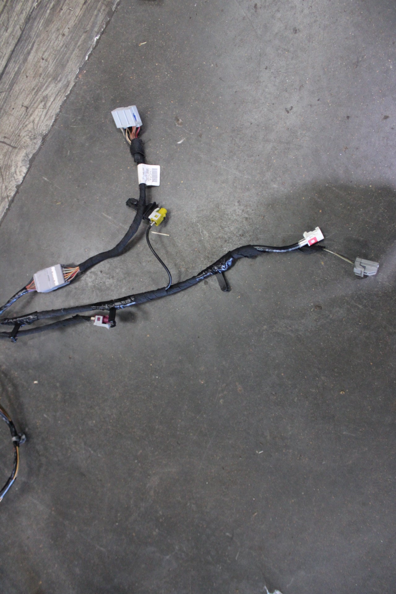 2016 Dodge Challenger R/T Scat Pack 6.4L Body Wiring Harness Fuse Box 68281178AC
