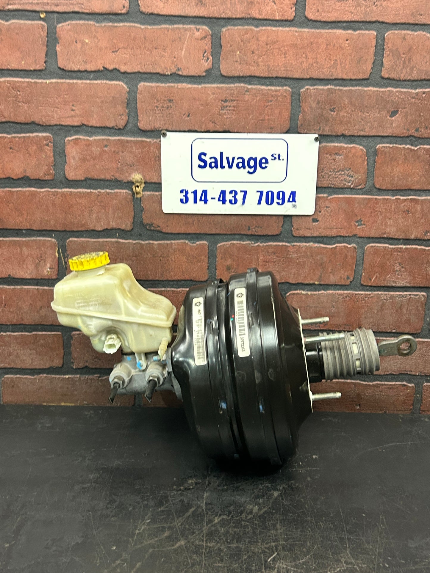 11-23 CHARGER CHALLENGER 300 POWER BRAKE BOOSTER MASTER CYLINDER OEM 04581644AF