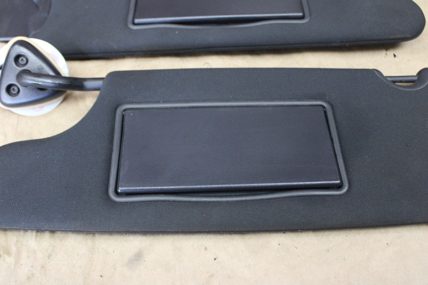 15-23 DODGE CHALLENGER RIGHT & LEFT SIDE BLACK SUN VISOR SUNVISOR 55361230AB OEM